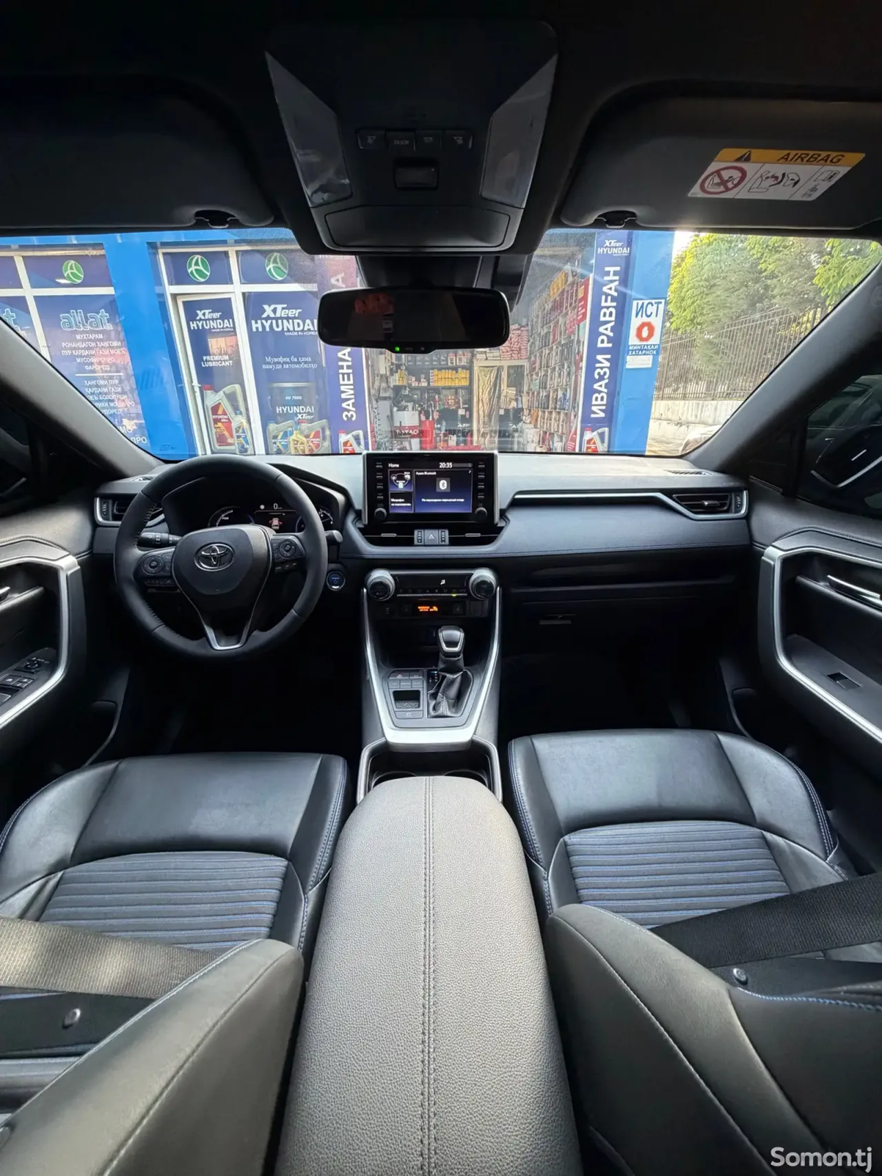 Toyota RAV 4 2021 · 2.5 AT