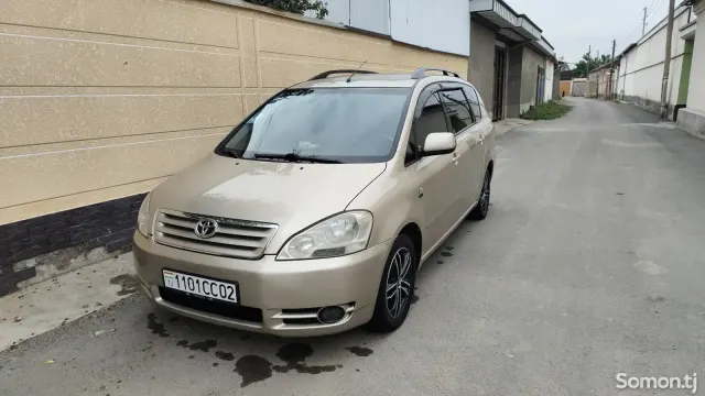 Toyota Avensis 2004 · 2.4 AT