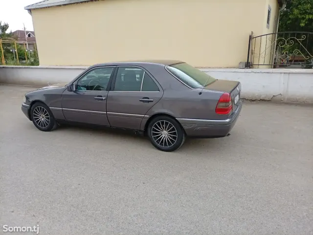 Mercedes-Benz C class 1994 · 1.8 MT
