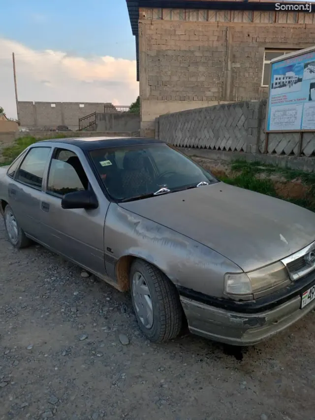 Opel Vectra A 1992 · 1.8 MT