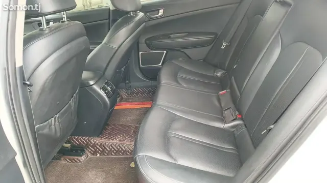 Kia K5 2017 · 2.0 AT