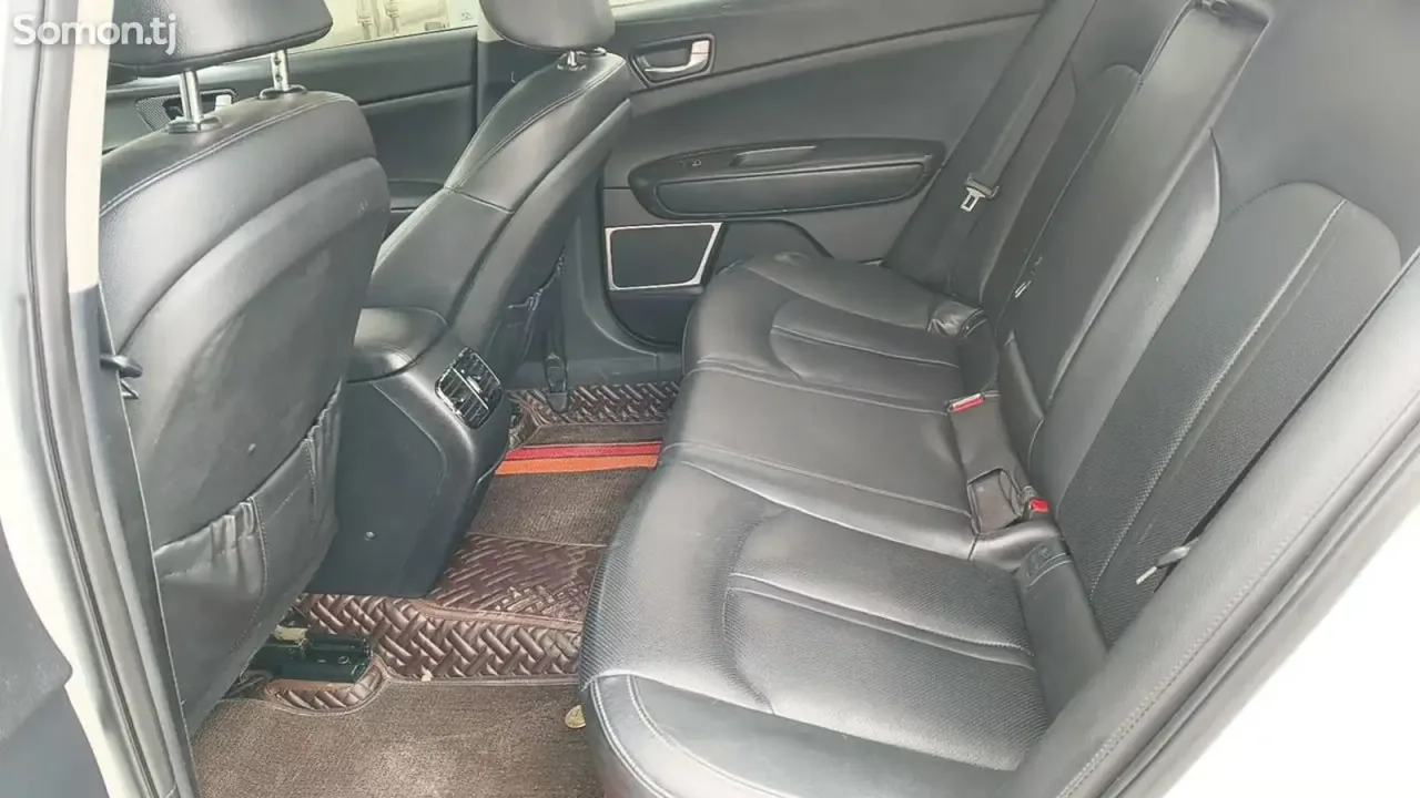 Kia K5 2017 · 2.0 AT