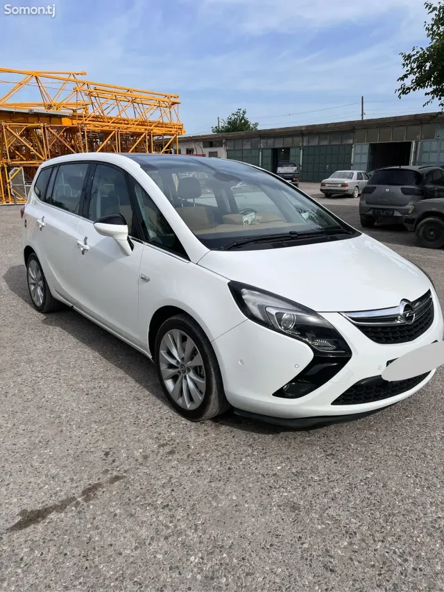 Opel Zafira 2015 · 1.6 AT