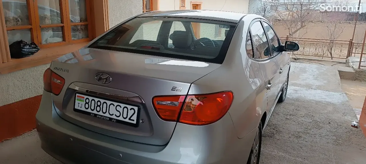 Hyundai Avante 2010 · 1.6 AT