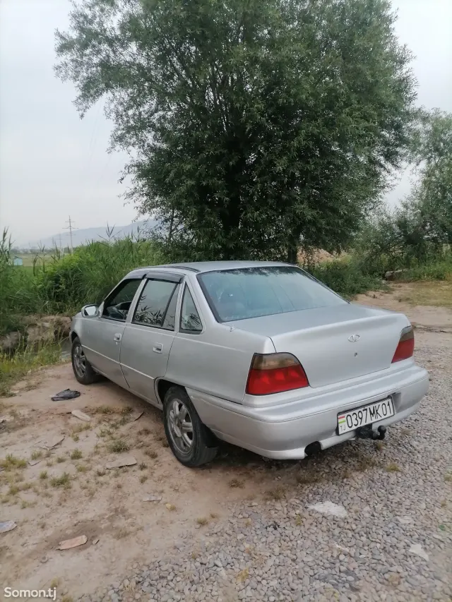 Daewoo Nexia 1995 · 1.6 MT