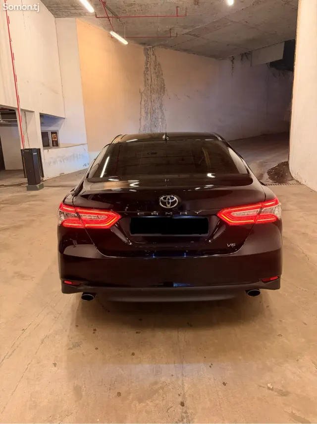 Toyota Camry 2020 · 3.5 AT