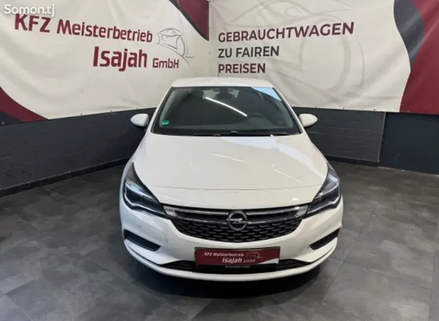 Opel Astra K 2016 · 1.0 MT