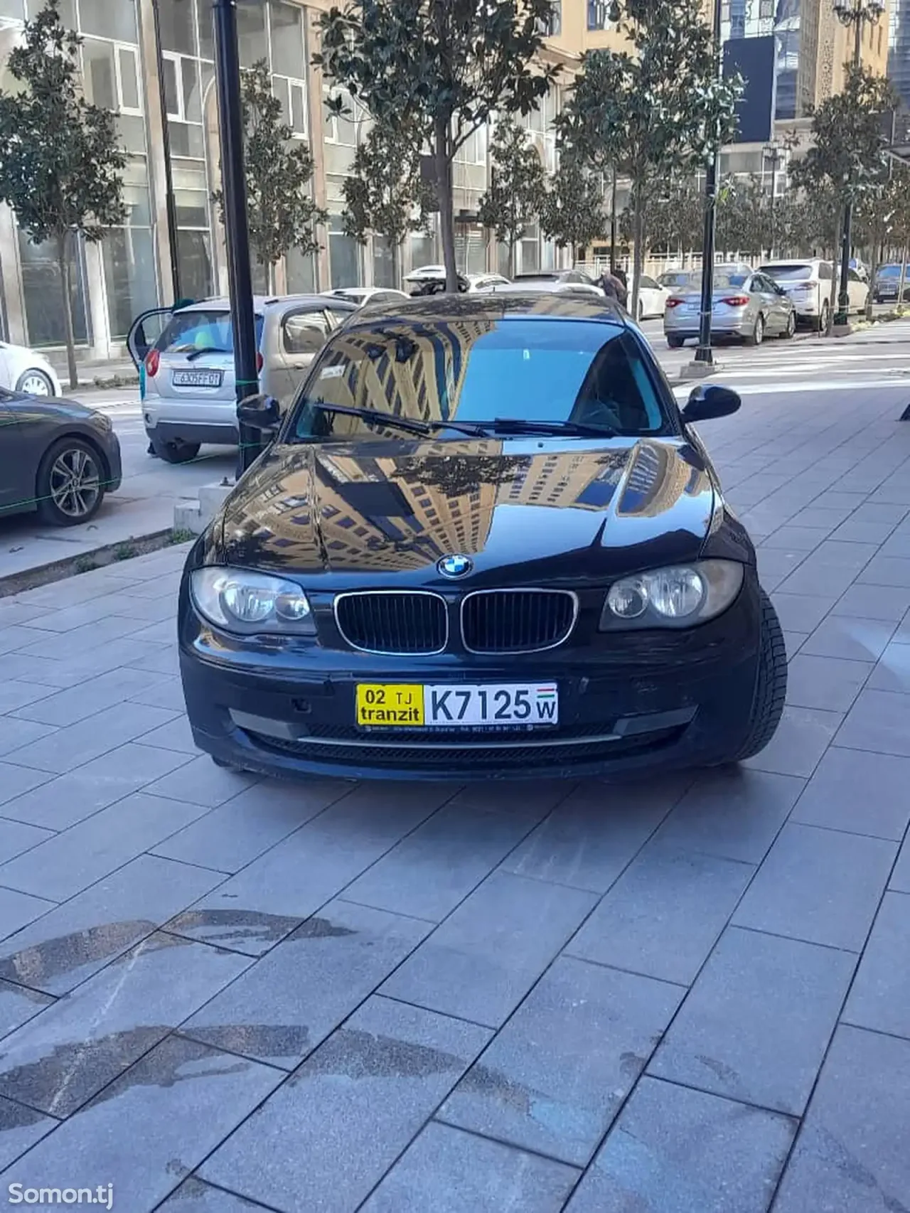 BMW 1 series 2010 · 2.0 MT