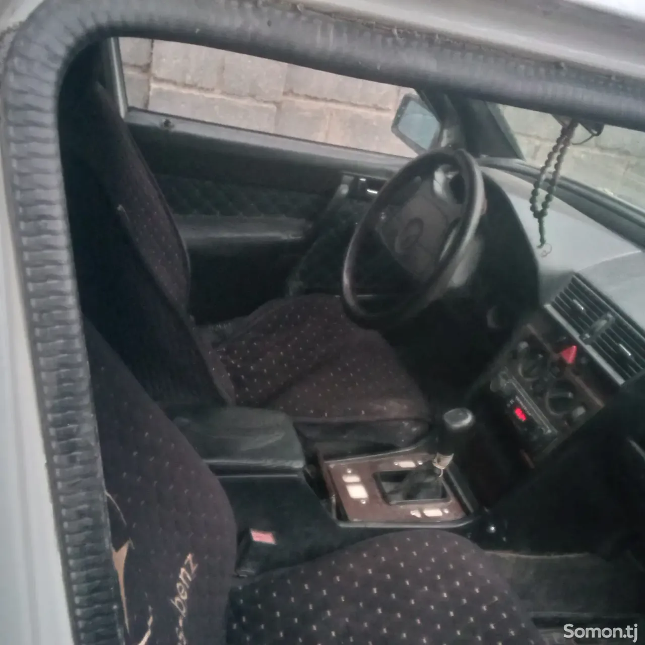 Mercedes-Benz W124 1987 · 2.0 MT