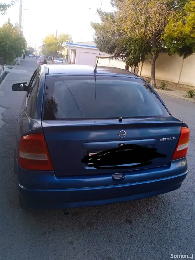 Opel Astra G 1998 · 1.6 MT