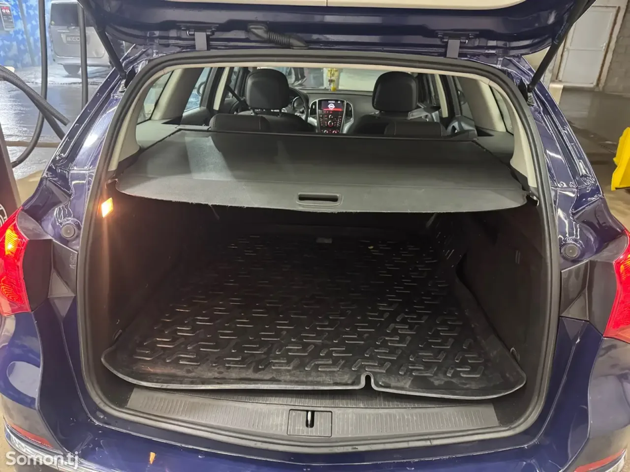 Opel Astra J 2014 · 1.7 MT