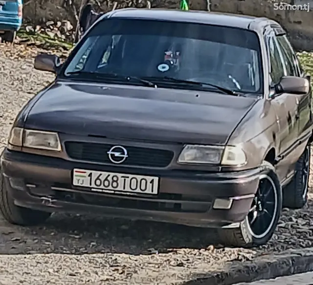 Opel Astra F 1997 · 1.6 MT