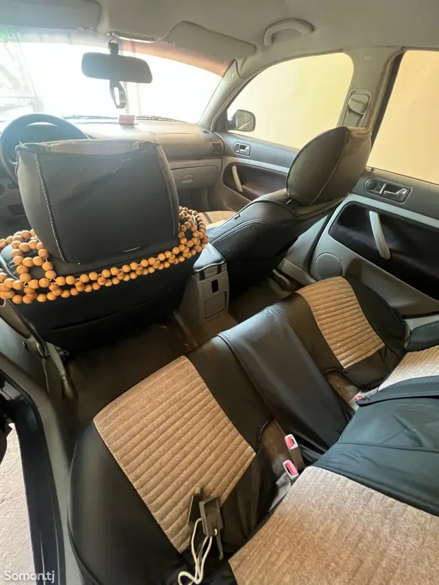 Volkswagen Passat 2001 · 1.8 MT