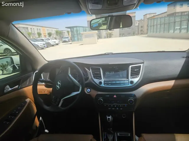 Hyundai Tucson 2016 · 1.6 AT