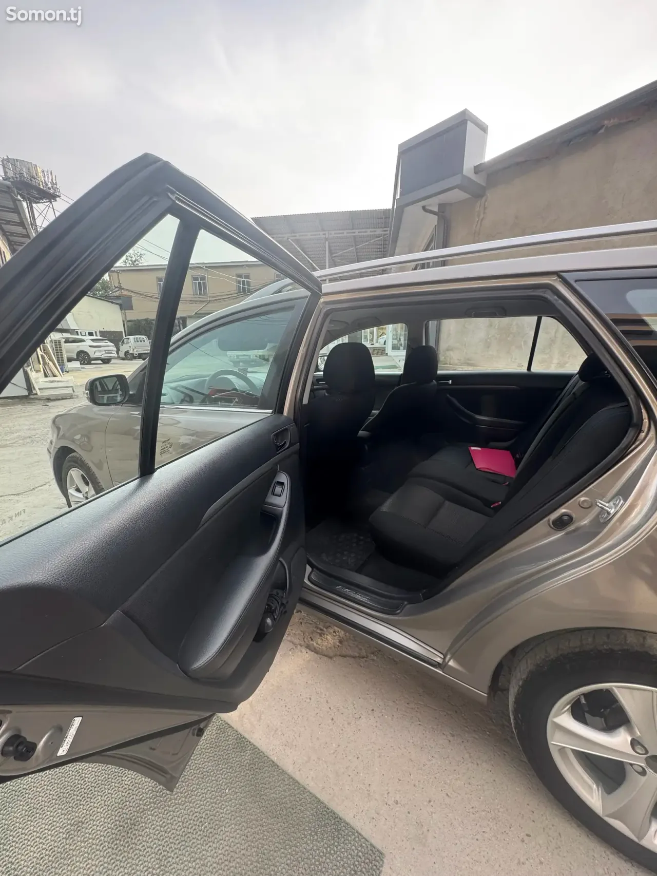 Toyota Avensis 2007 · 1.8 MT