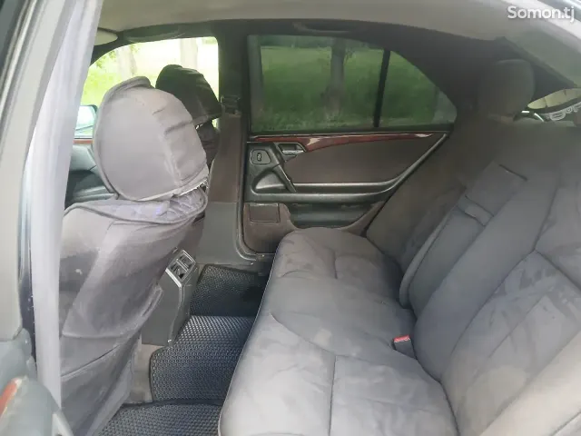 Mercedes-Benz E class 1999 · 2.0 MT