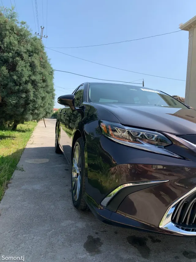 Lexus ES series 2015 · 3.0 AT