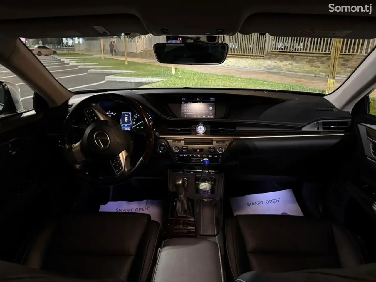 Lexus ES series 2017 · 2.5 AT
