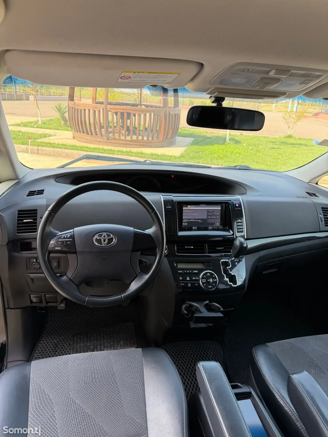 Toyota Estima 2014 · 2.4 AT