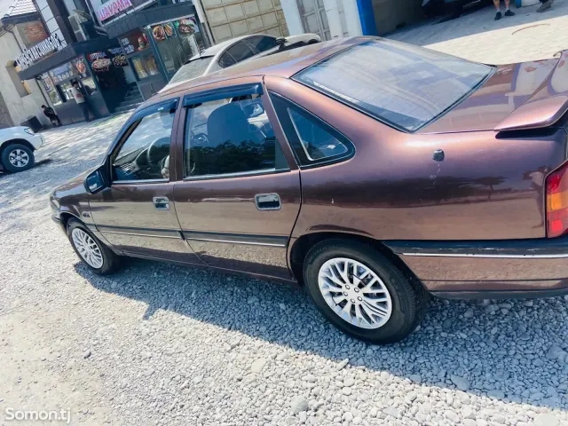Opel Vectra B 1991 · 1.6 MT