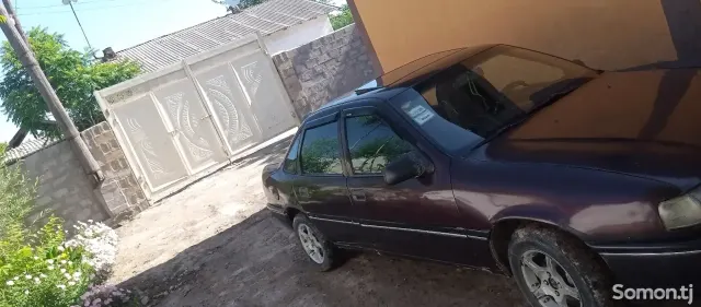 Opel Vectra A 1991 · 1.8 MT