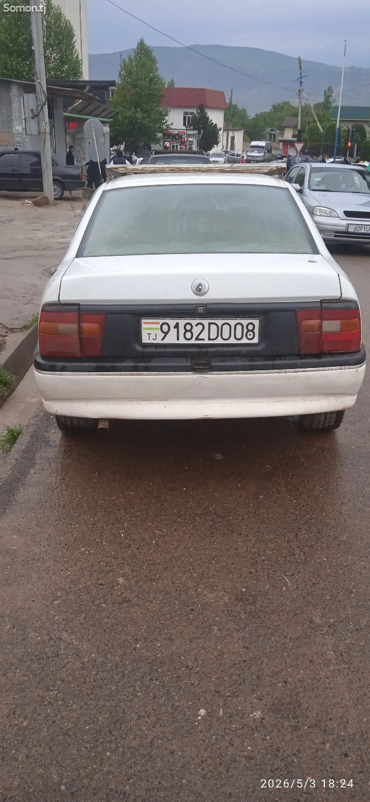 Opel Vectra A 1992 · 1.6 MT