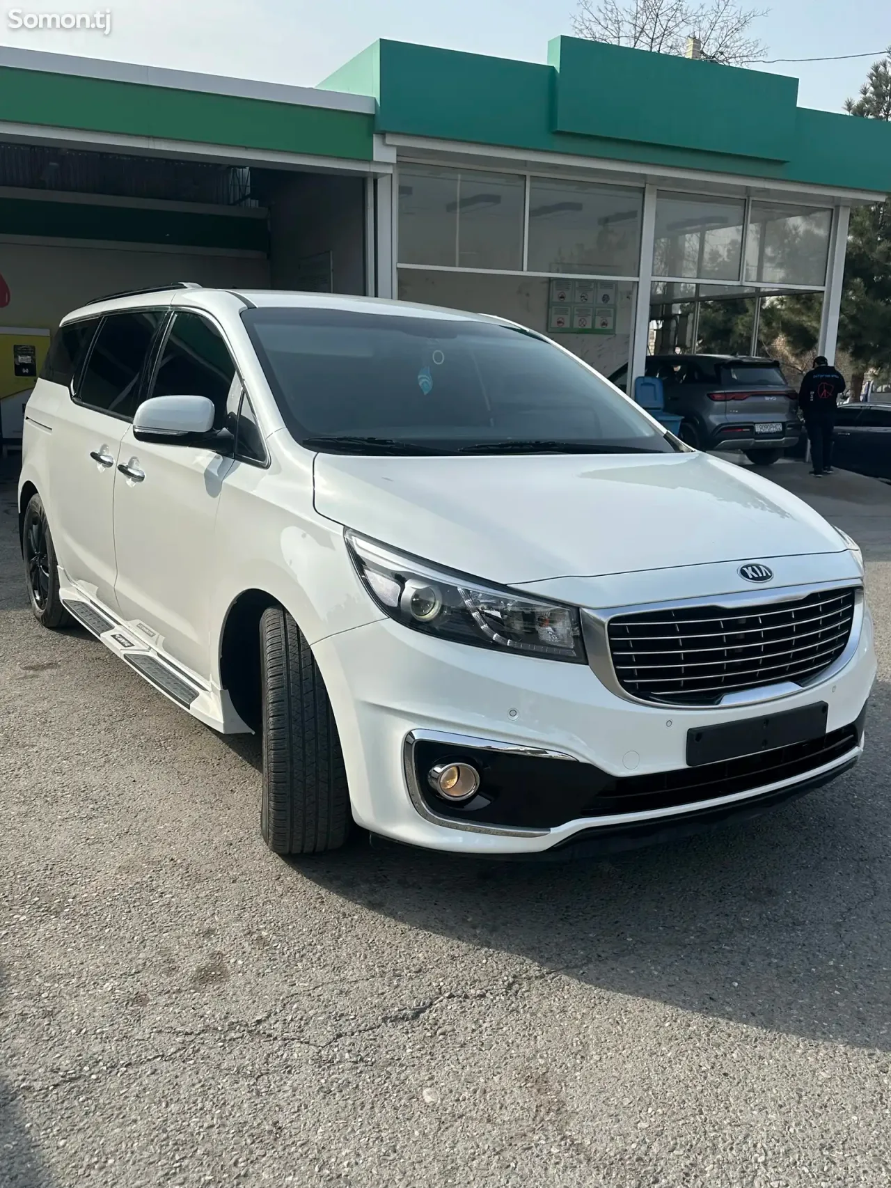 Kia Carnival 2015 · 2.2 AT