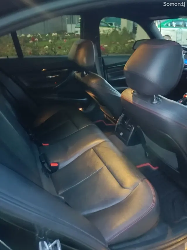 BMW 3 series 2016 · 2.0 AT