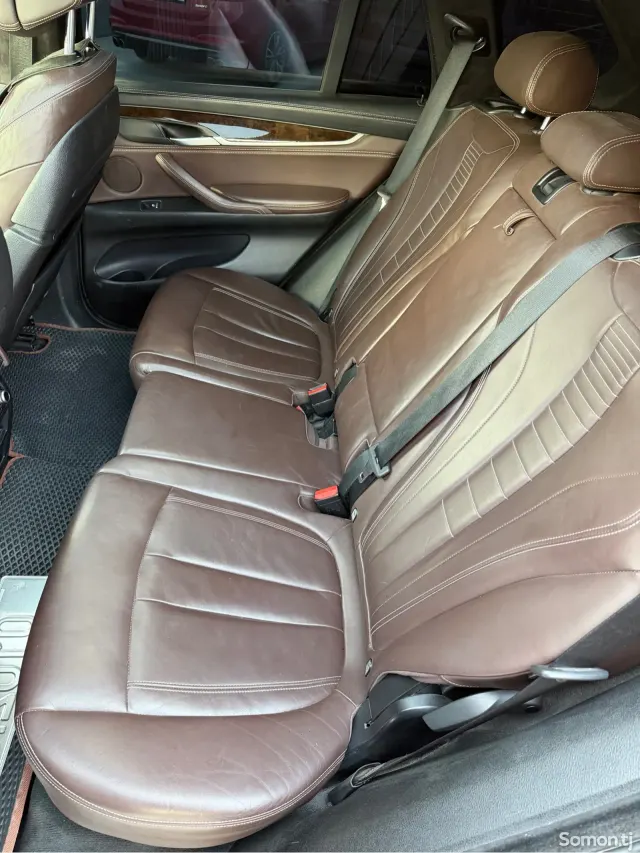 BMW X5 2015 · 3.0 AT