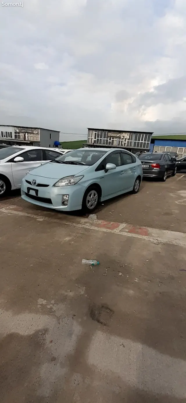 Toyota Prius 2010 · 1.8 AT