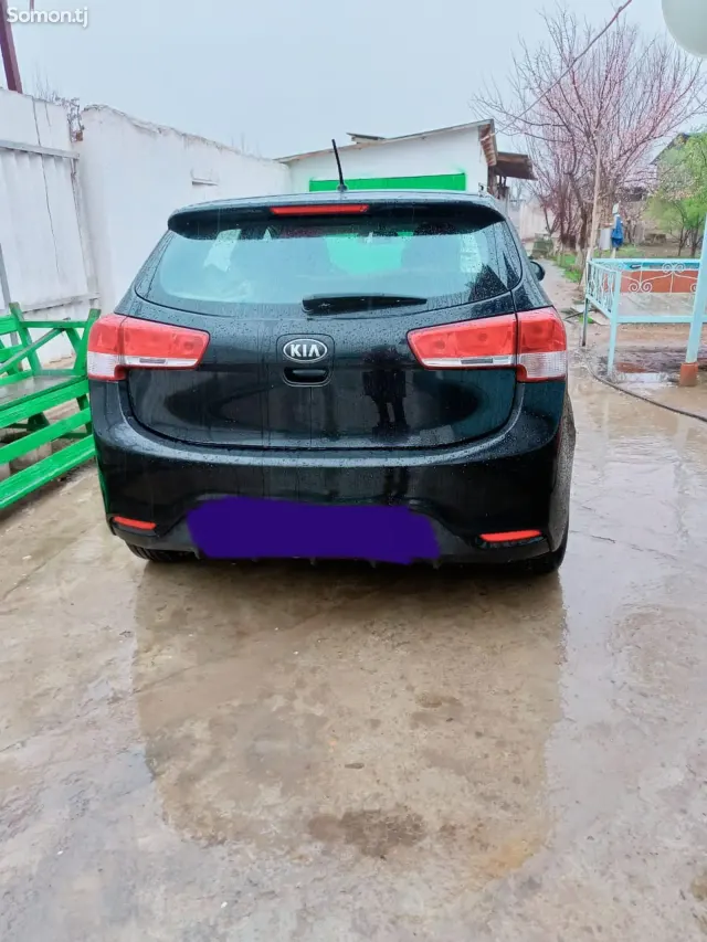 Kia Rio 2017 · 1.4 MT