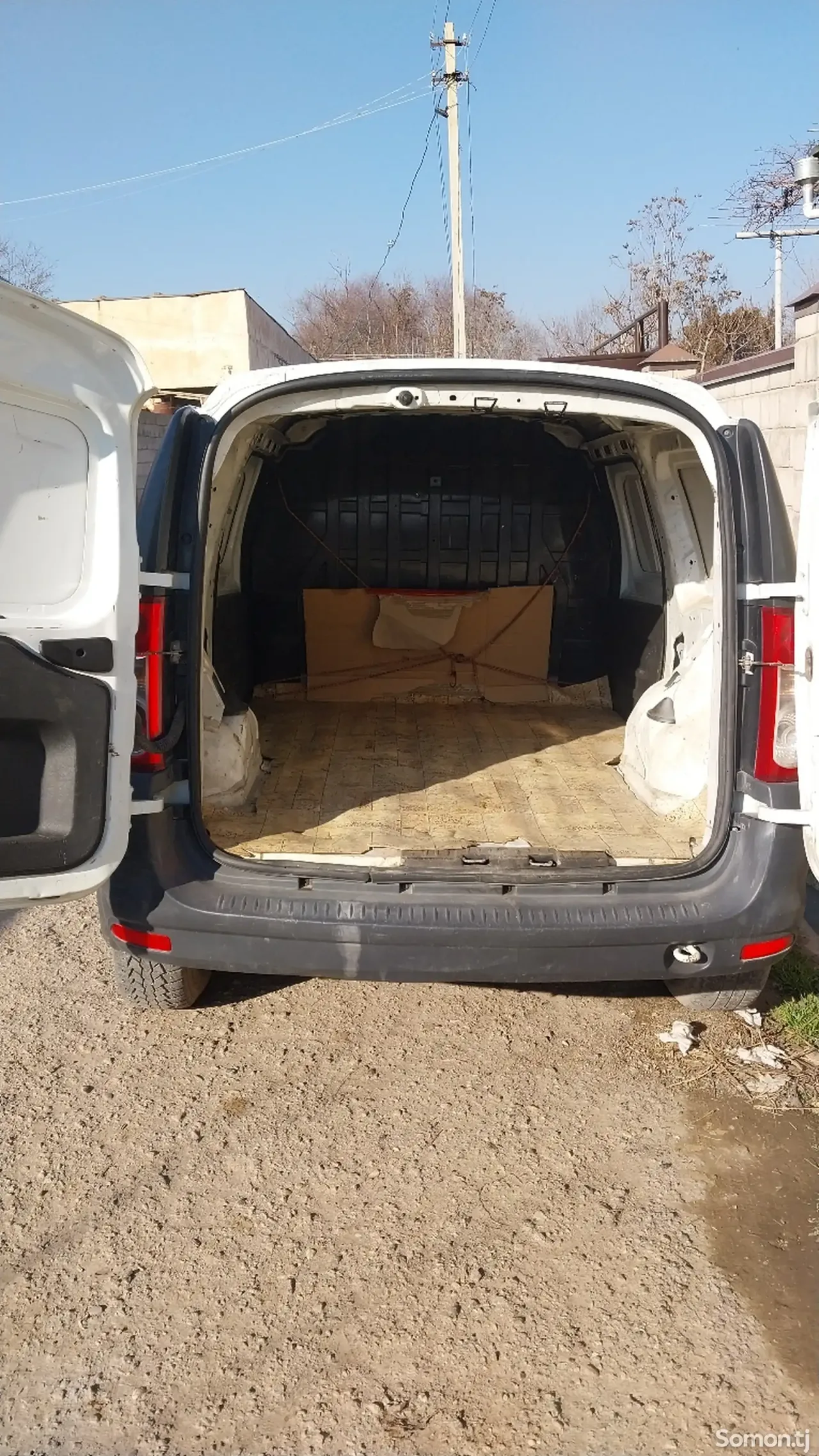 Lada (ВАЗ) Largus 2014 · 1.6 MT