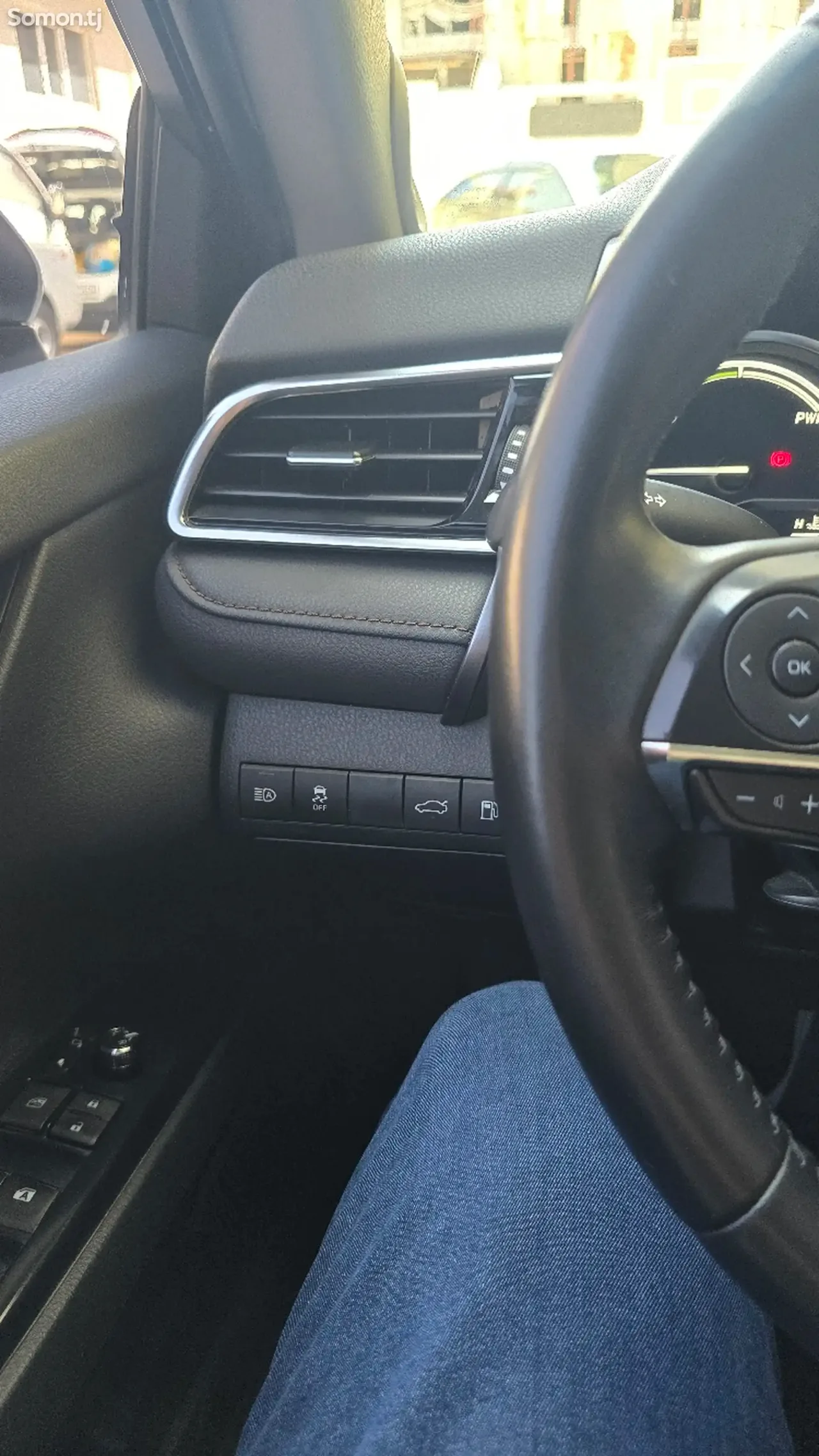 Toyota Camry 2018 · 2.5 AT
