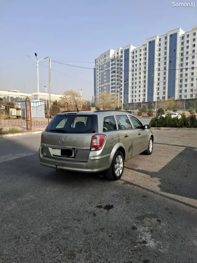 Opel Astra H 2008 · 1.8 MT