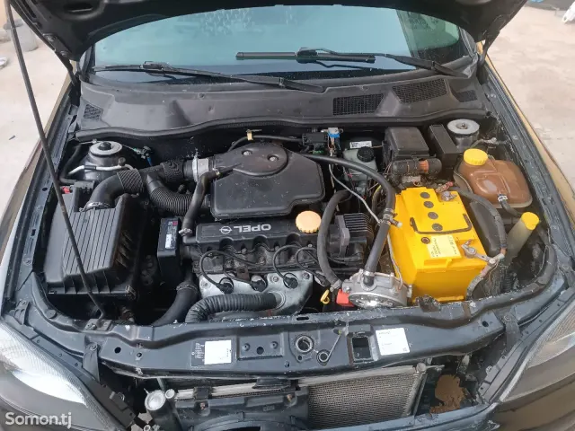 Opel Astra G 1999 · 1.6 MT