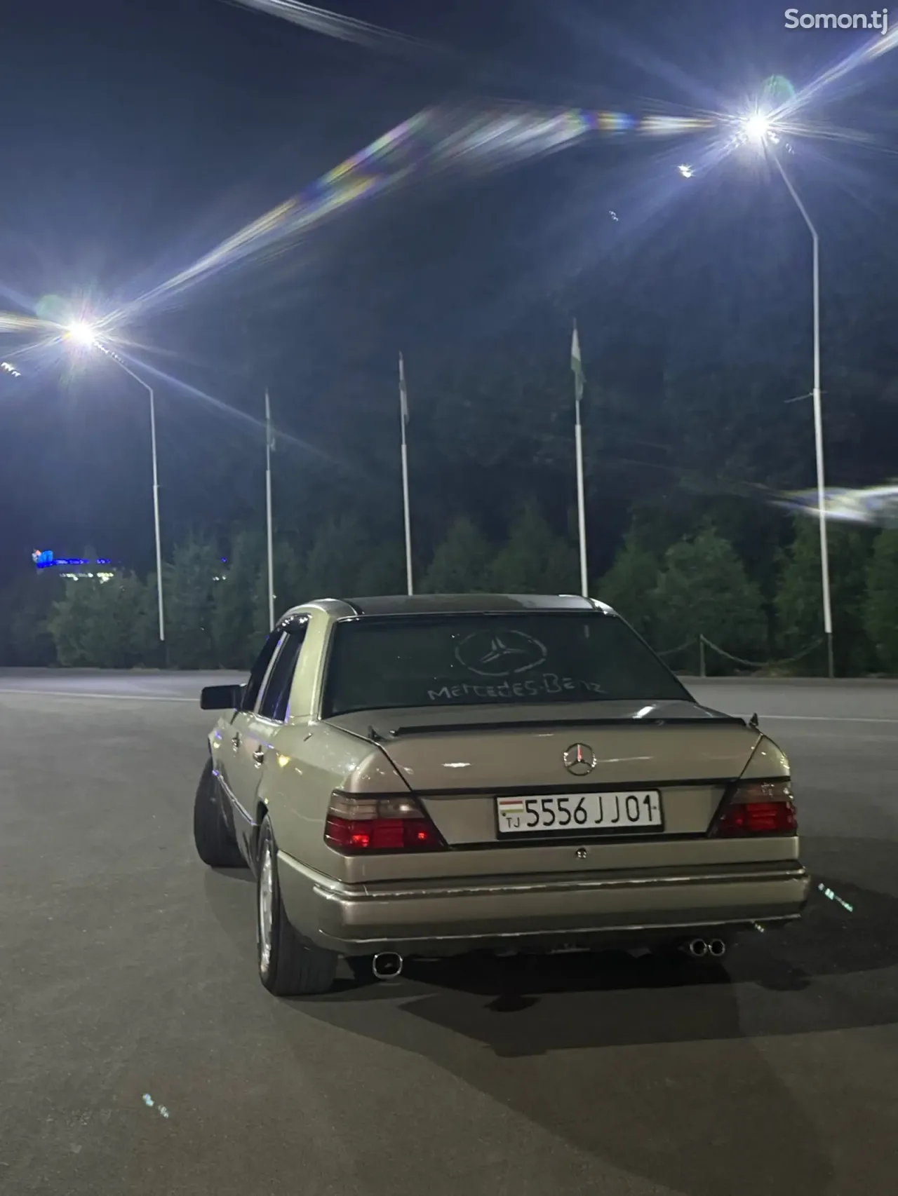 Mercedes-Benz W124 1990 · 2.0 MT
