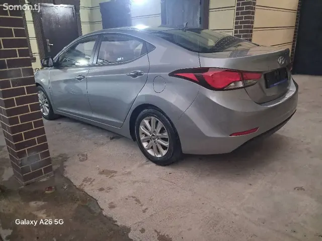 Hyundai Avante 2014 · 1.6 AT