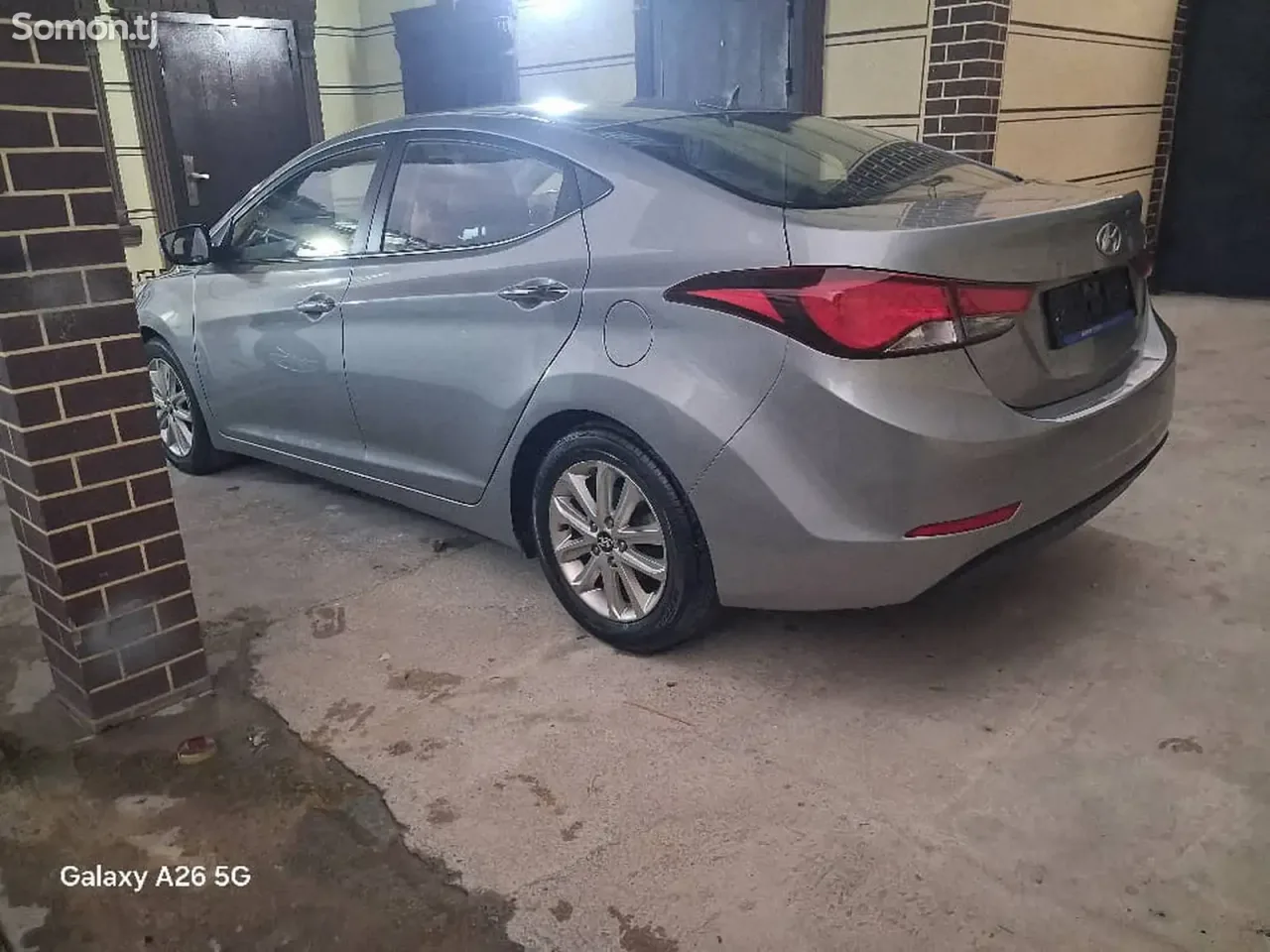 Hyundai Avante 2014 · 1.6 AT