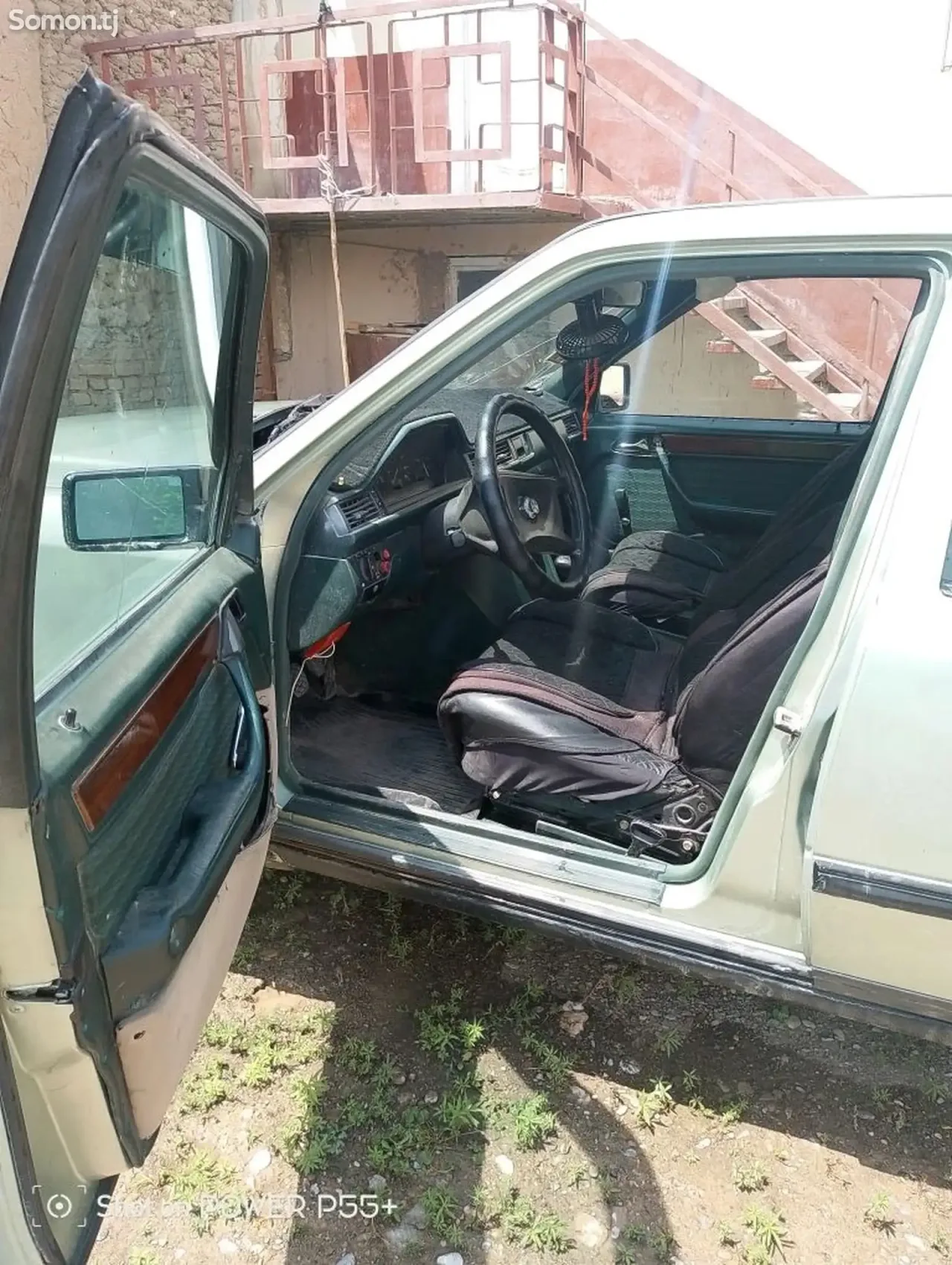 Mercedes-Benz W124 1987 · 1.8 MT