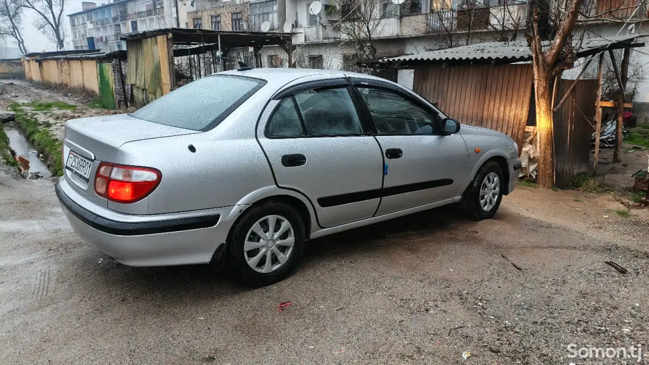 Nissan Maxima 2001 · 1.6 AT