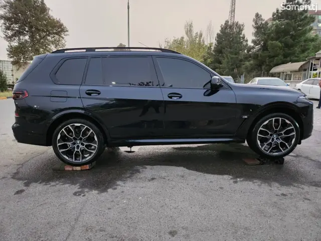 BMW X7 2025 · 4.0 AT