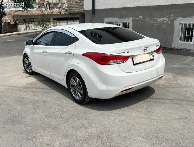 Hyundai Avante 2011 · 1.6 AT