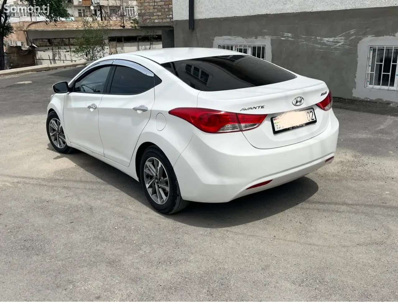 Hyundai Avante 2011 · 1.6 AT