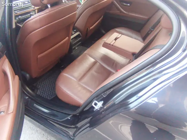 BMW 5 series 2013 · 2.5 AT