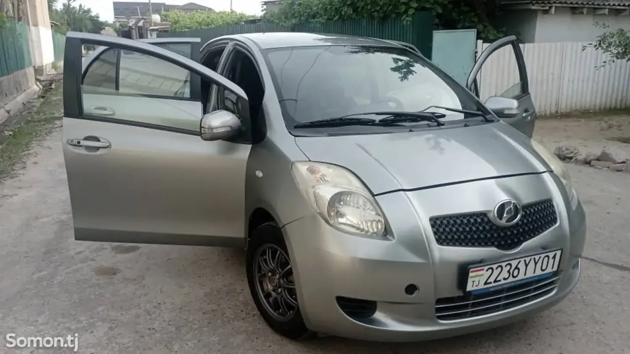 Toyota Vitz 2009 · 1.3 AT
