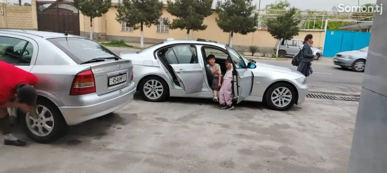 BMW 3 series 2007 · AT
