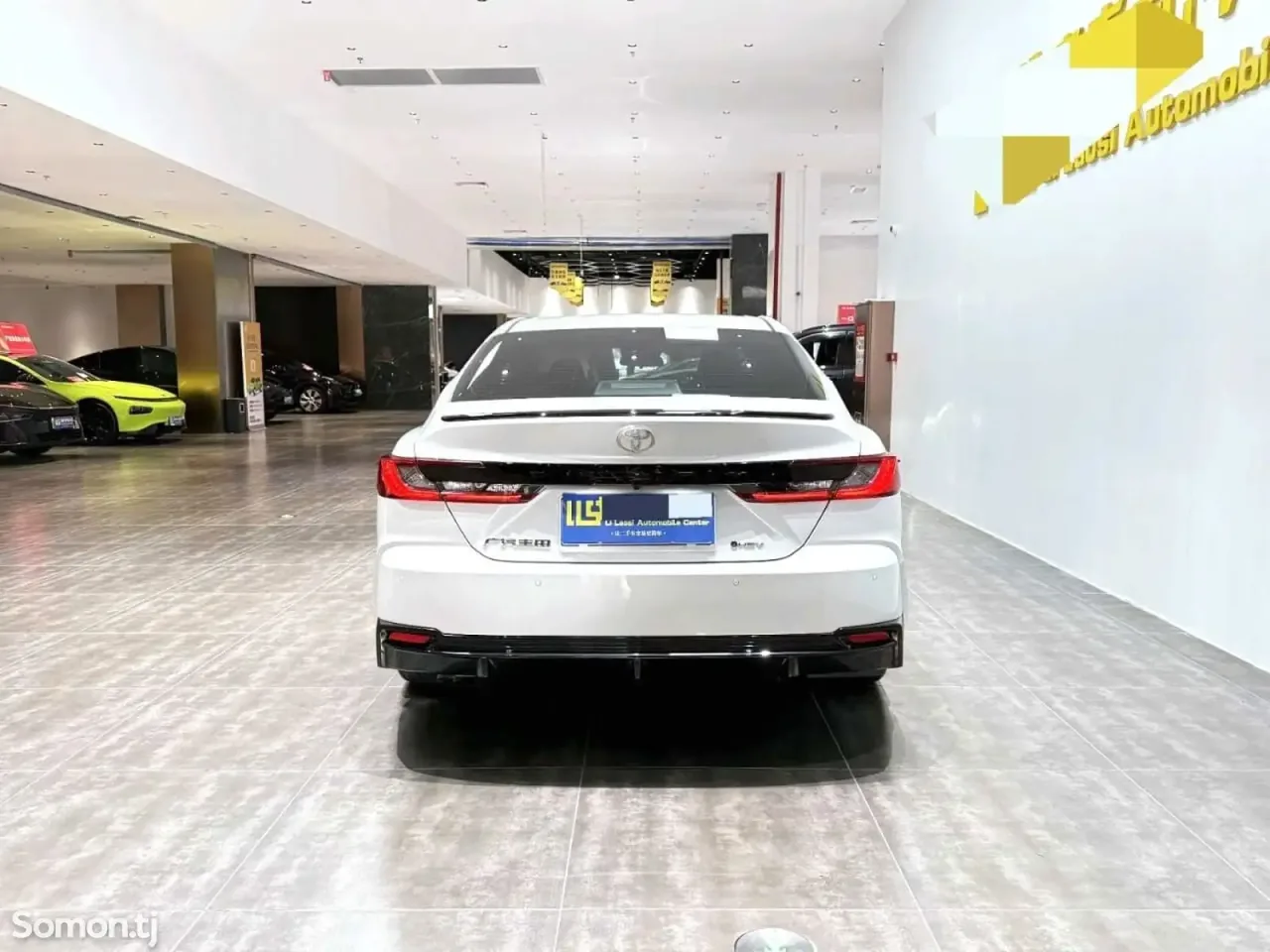 Toyota Camry 2025 · 2.0 AT