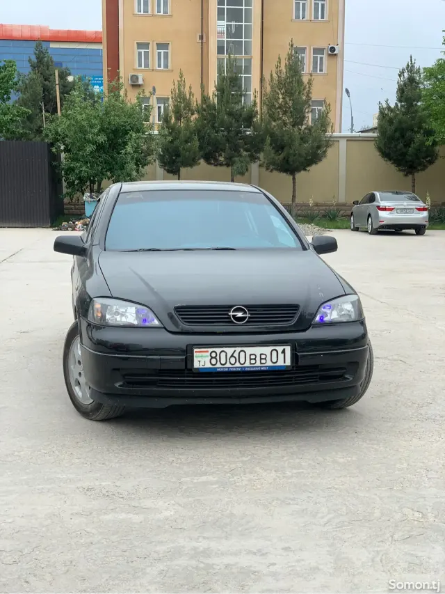 Opel Astra G 1998 · 1.6 MT