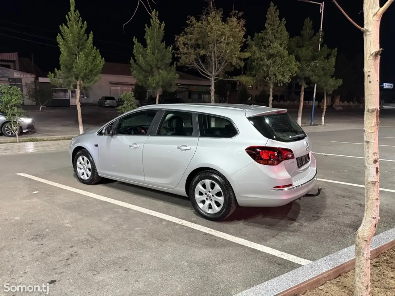 Opel Astra J 2016 · 1.6 MT