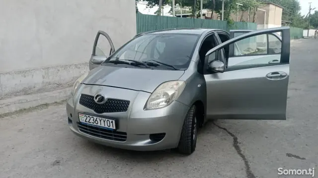 Toyota Vitz 2009 · 1.3 AT